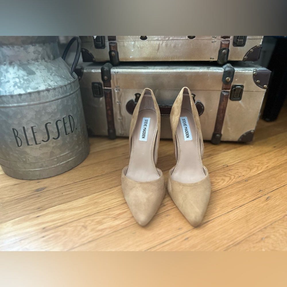 Suede Steve Madden Pumps